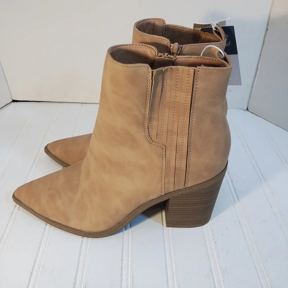 Universal Thread Whitney Ankle Boots Pointed Toe Block Heel Zip Tan Women 11 New